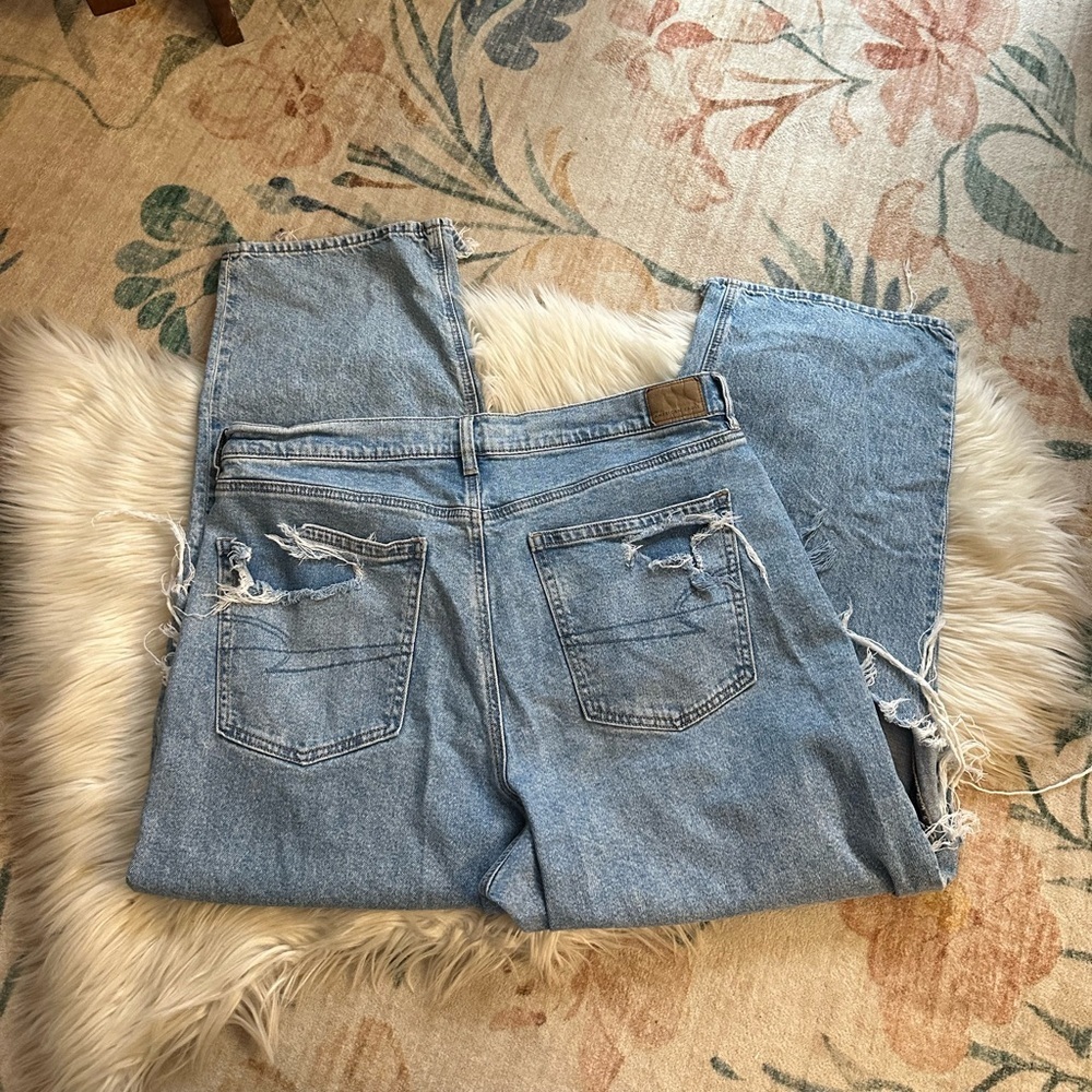 AMERICAN EAGLE Super High Rise Baggy Straight Jean In Medium Indigo - Picture 7 of 7